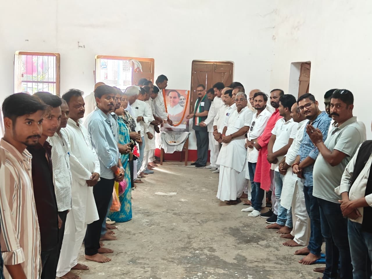 राजीव गांधी के सपनों को मौजूदा सरकार चौराहे पर कर रही नीलामः डॉ तारानंद सादा