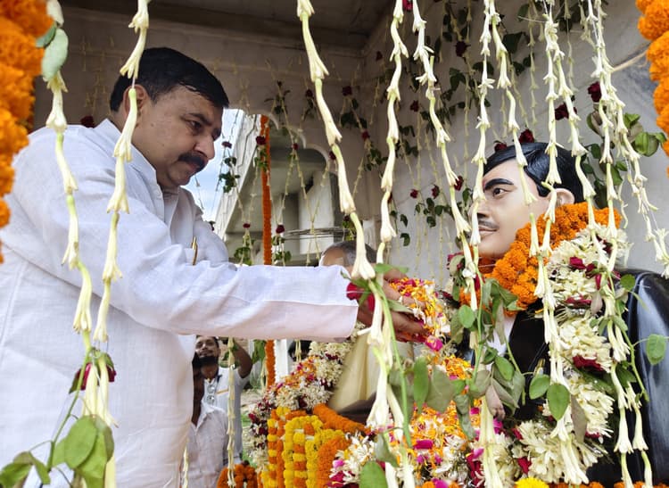 शहादत दिवस पर याद किये गये अनिल कुमार सक्सेना