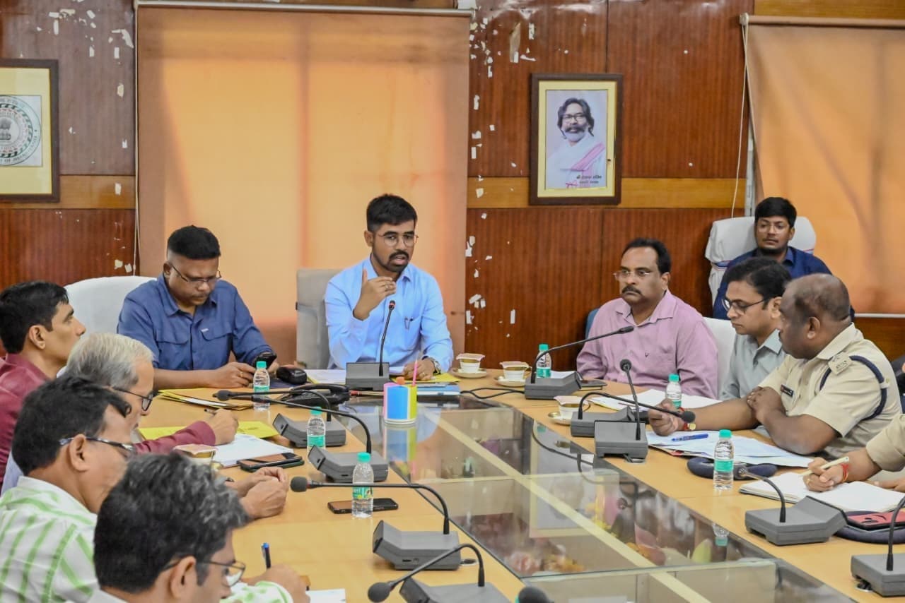 Deoghar news : खाकी में ऑटो वाले और नीली वर्दी में दिखेंगे टोटो चालक, नियम तोड़ा तो होगी सख्त कार्रवाई