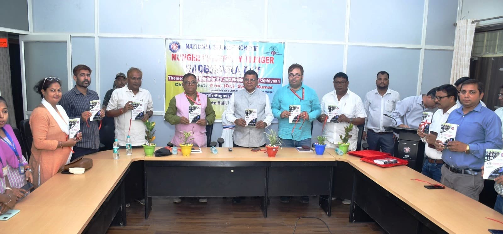 नशे की प्रवृत्ति पर रोक लगा सामाजिक सद्भाव को दे सकते हैं बढ़ावा : कुलपति