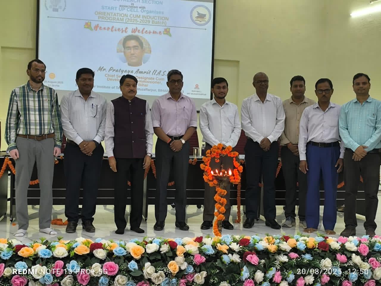 अपने कार्य में संतोष और खुशी मिलना सबसे जरूरी : प्रत्यय अमृत