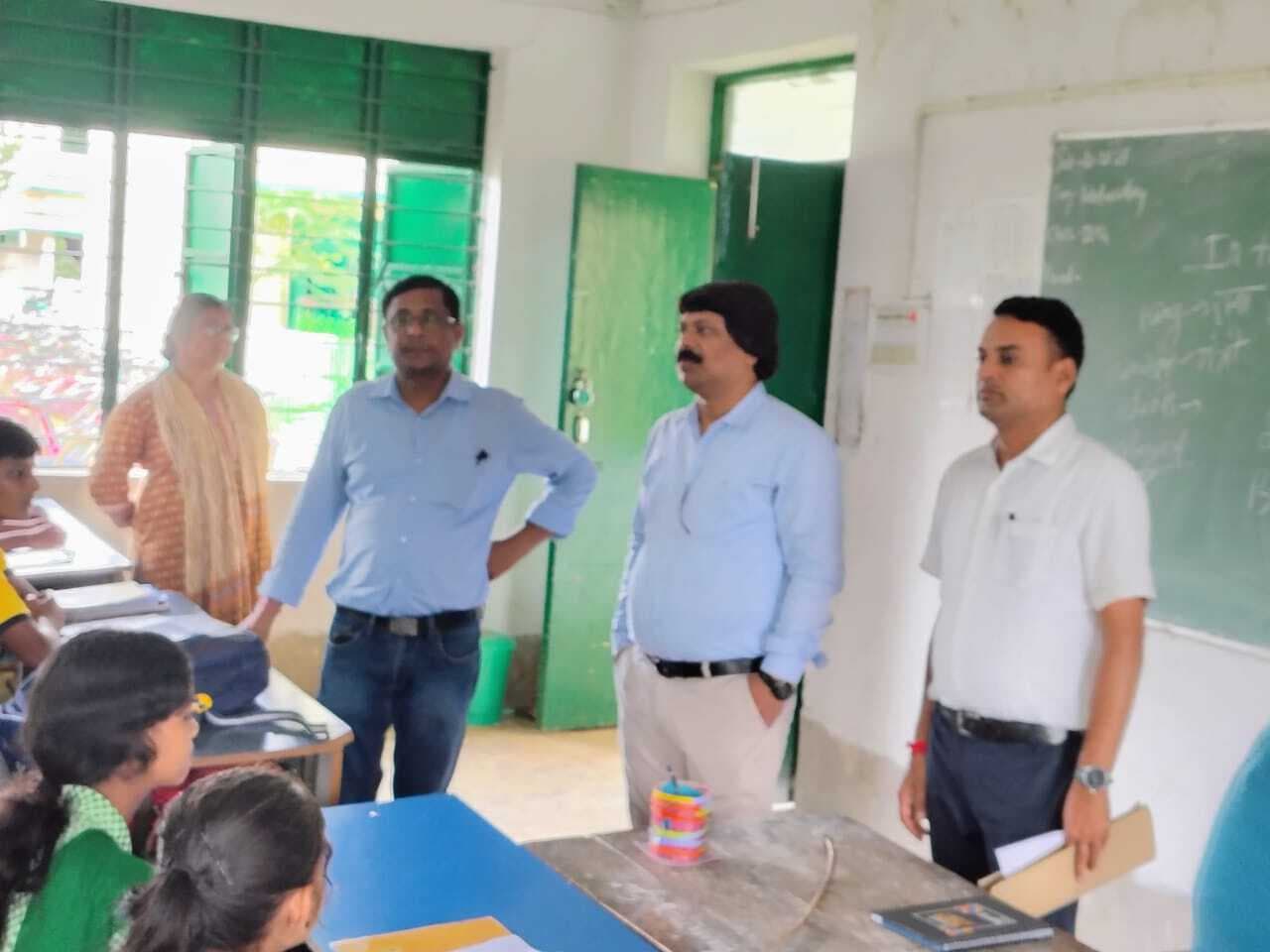 मासिक आधार पर छात्रों की प्रगति रिपोर्ट जमा करें: बीडीओ