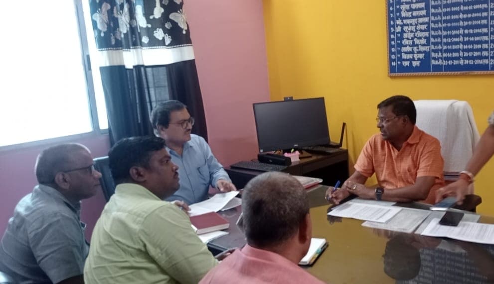 सत्यापन कार्य को जल्द पूरा करें बीएलओ - डीडीसी