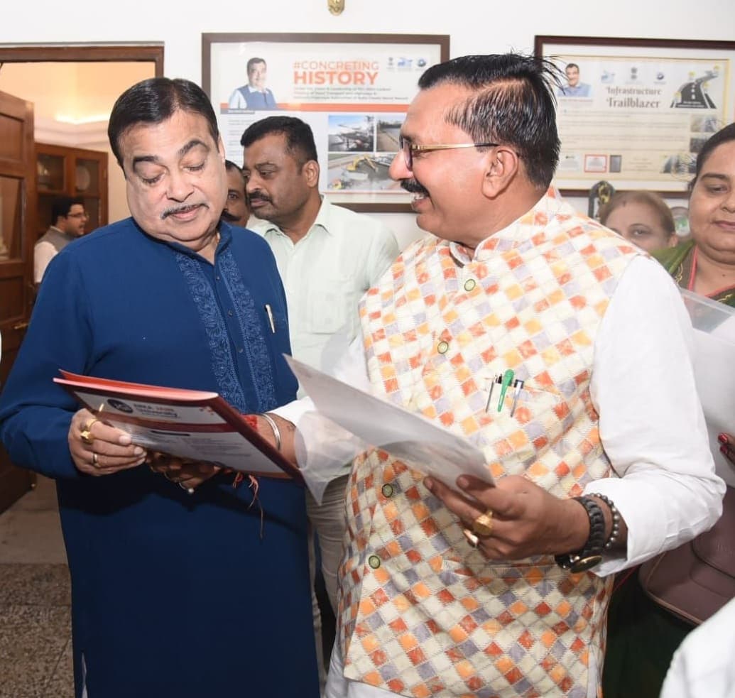 Seraikela Kharsawan News : शैलेंद्र सिंह ने केंद्रीय मंत्री और भाजपा नेताओं से की मुलाकात