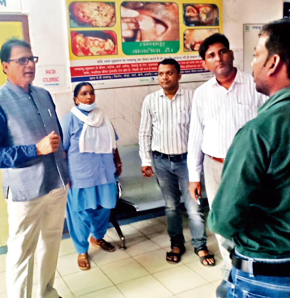 Chaibasa News : सीएचसी में गंदगी देख हुए नाराज, शीघ्र साफ-सफाई का दिया निर्देश