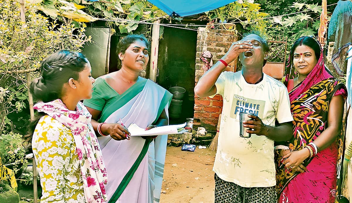 Chaibasa News : 1.9 लाख लोगों को फाइलेरिया की दवा खिलाने का है लक्ष्य