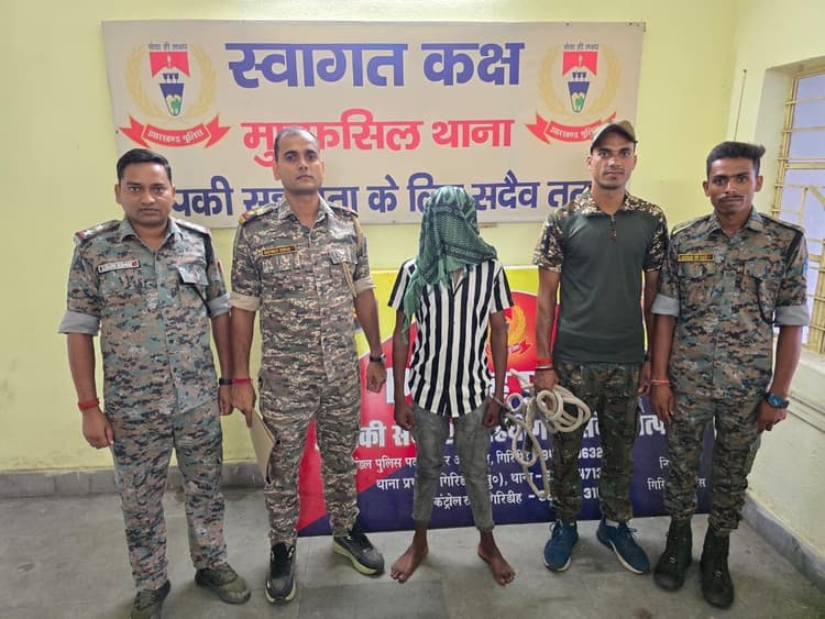 Giridih News: दोस्ती के बहाने बुला कर प्रेम प्रसंग में किशोर की बेरहमी से हत्या