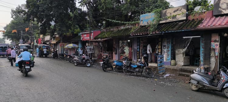 Giridih News: फोरलेन चौड़ीकरण को लेकर दो दर्जन दुकानदारों को दुकान खाली करने का निर्देश