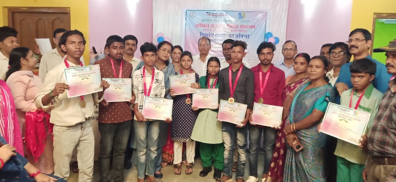 East Singhbhum News : दिव्यांग बच्चों को मुख्यधारा और शिक्षा से जोड़ें : बिंदु झा