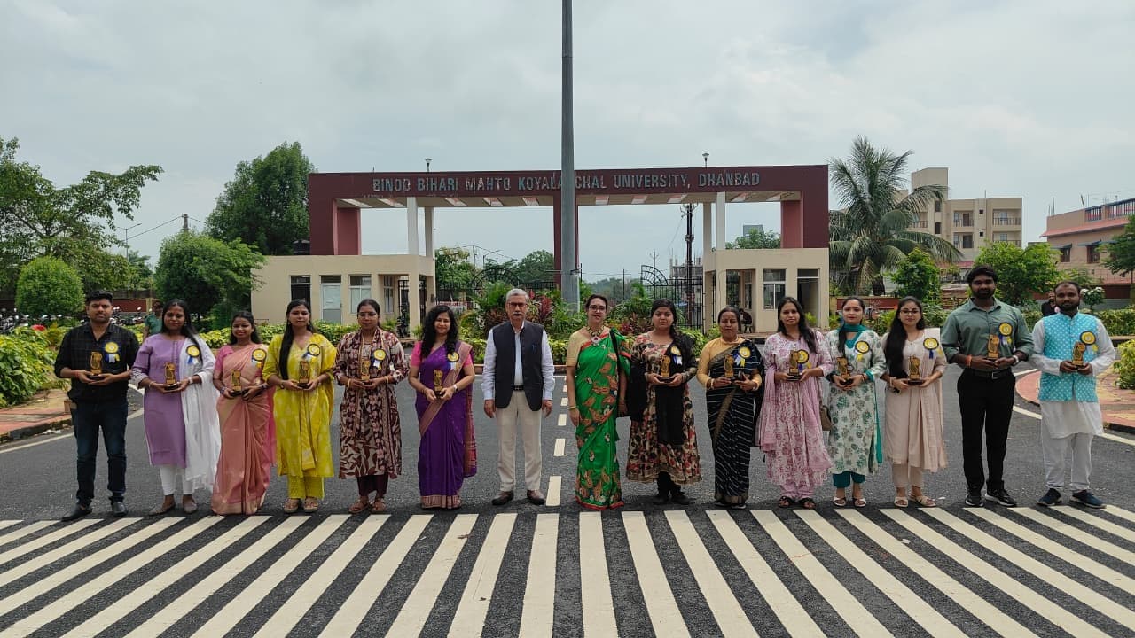 Dhanbad News: आर्ट एंड कल्चर विभाग में एलुमनाई मीट का आयोजन