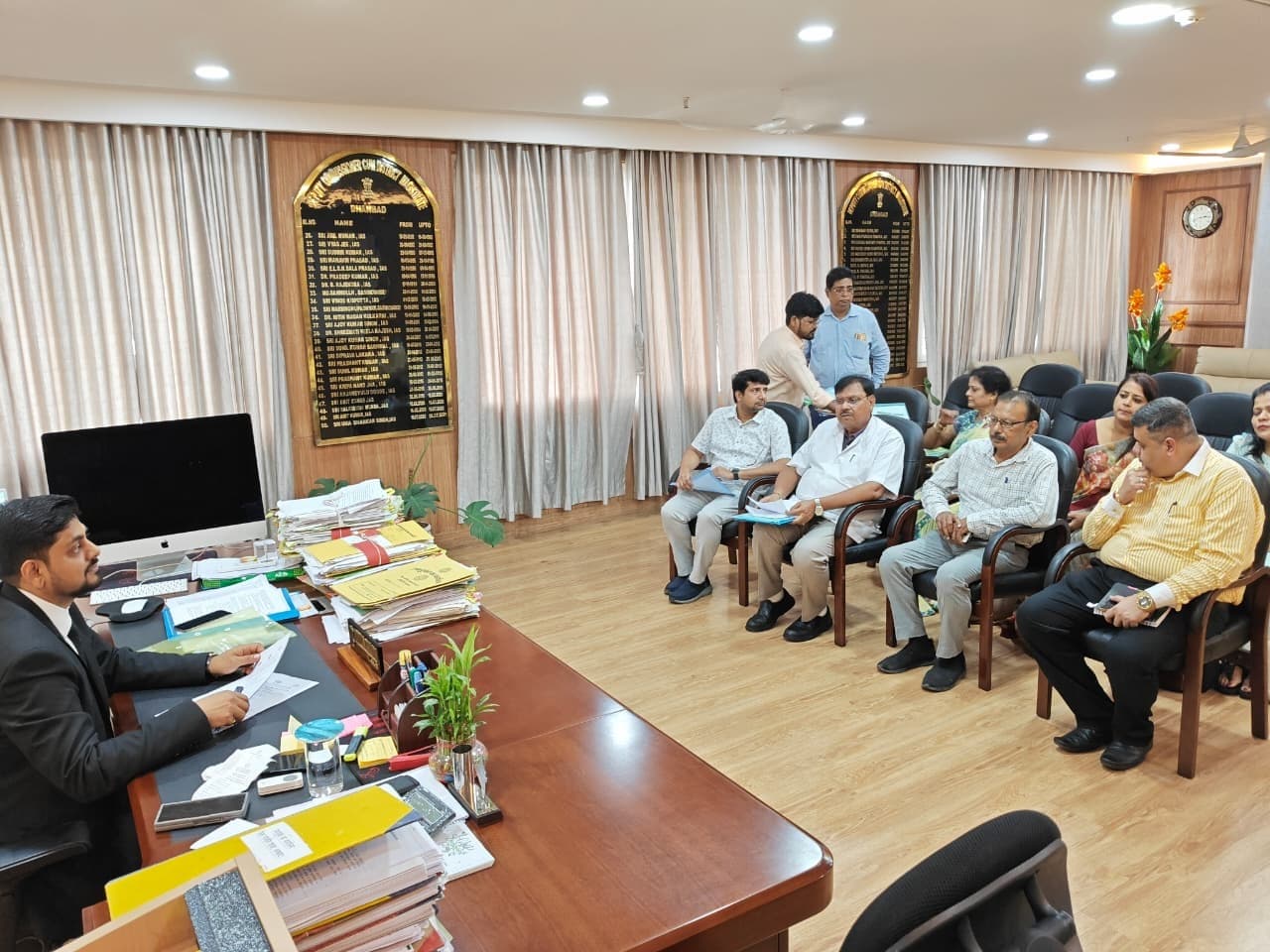 Dhanbad News: भ्रूण हत्या रोकने के लिए चलेगा जागरूकता अभियान : डीसी