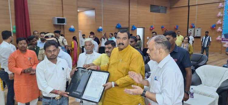 शिक्षा विभाग ने अनुकंपा आधारित नियुक्ति पत्र वितरण कार्यक्रम की आयोजित