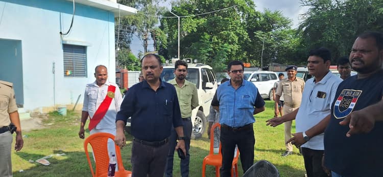 नगर निगम के संप हाउस व एसटीपी निर्माण के लिए चिह्नित स्थलों का डीएम ने किया निरीक्षण