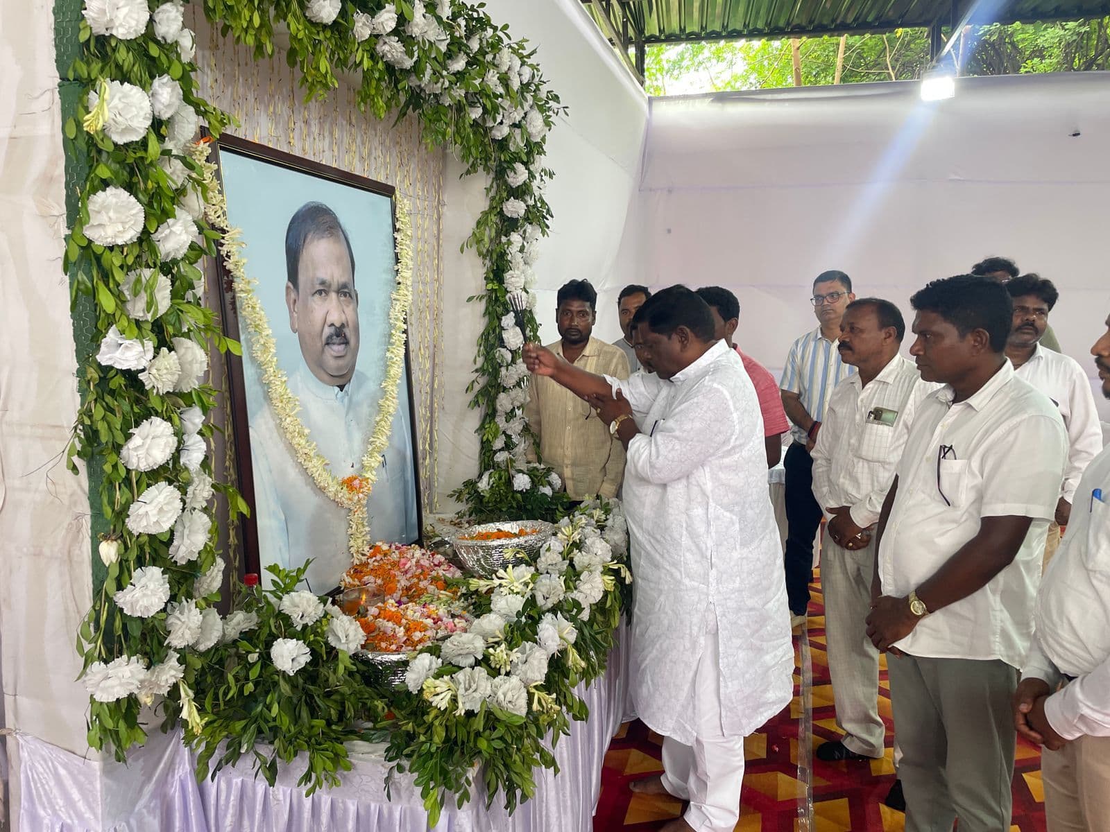 लिट्टीपाड़ा विधायक ने रामदास सोरेन को दी श्रद्धांजलि