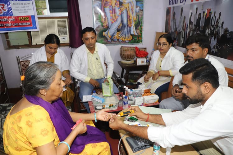 Jamshedpur news. बुजुर्गों की सेवा व उनका सम्मान हमेशा होना चाहिए : अरविंद कुमार पांडे