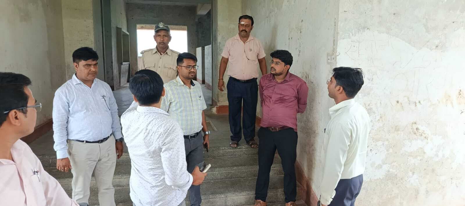 Motihari: डिस्पैच सेंटर बनाए जाने को लेकर एसडीओ ने किया निरीक्षण