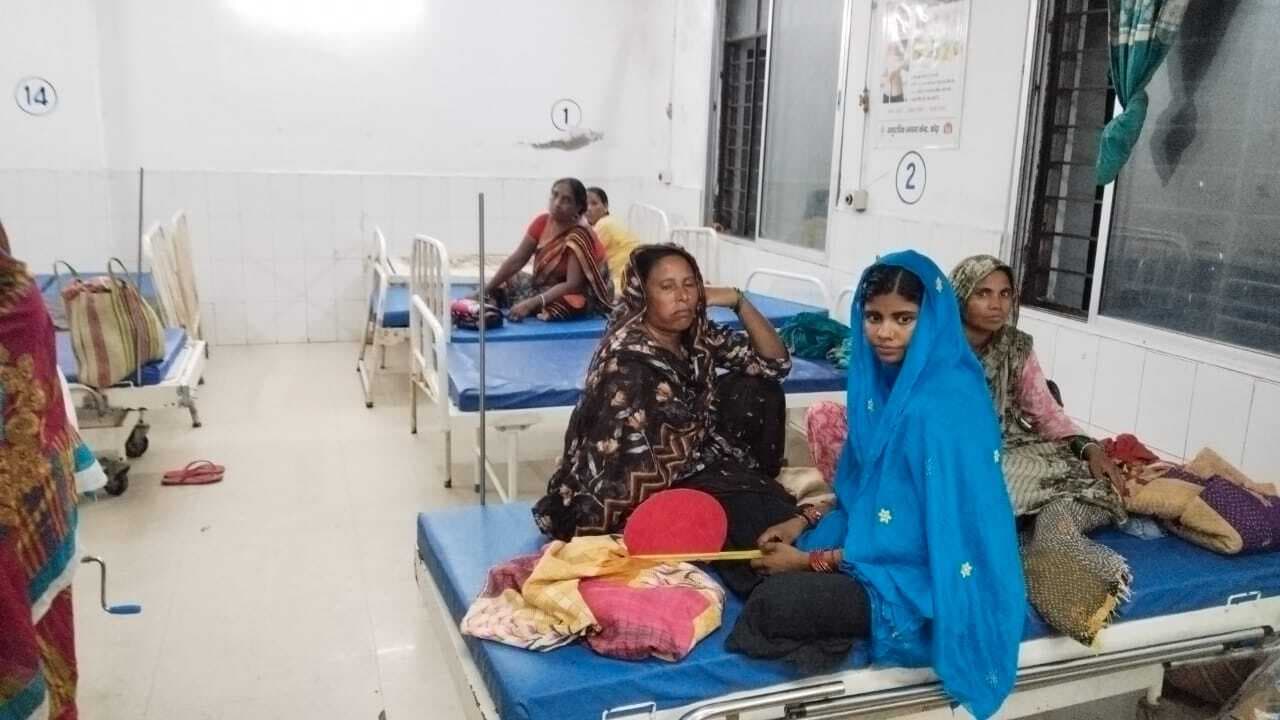 कोढ़ा सामुदायिक स्वास्थ्य केंद्र में भरती मरीजों को नहीं दी जा रही नास्ता, भोजन