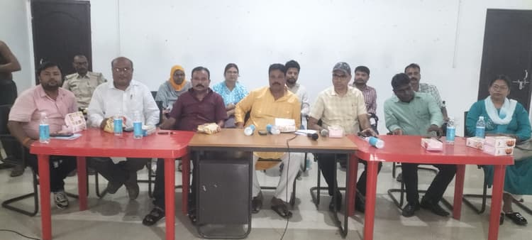 पंस की बैठक में हुई विभिन्न योजनाओं की समीक्षा