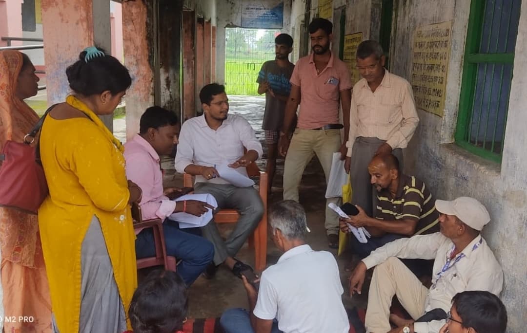 जिंदा मतदाता को मृत बताकर काटा नाम