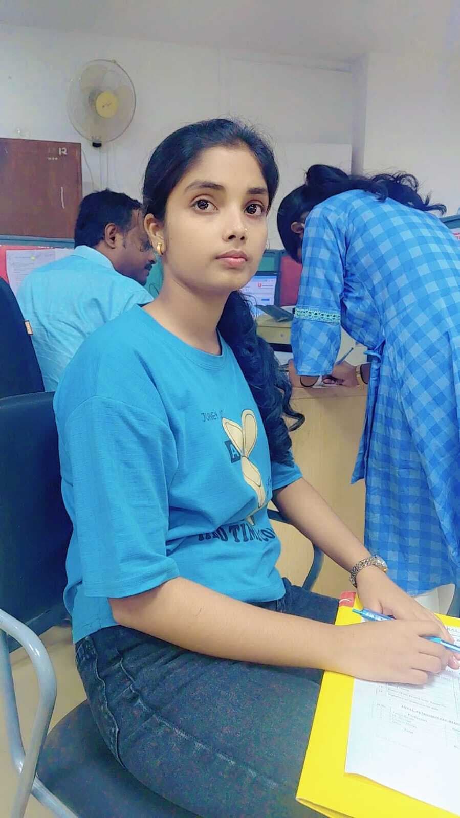 बीसीईसीई की परीक्षा में आकांक्षा को मिली सफलता