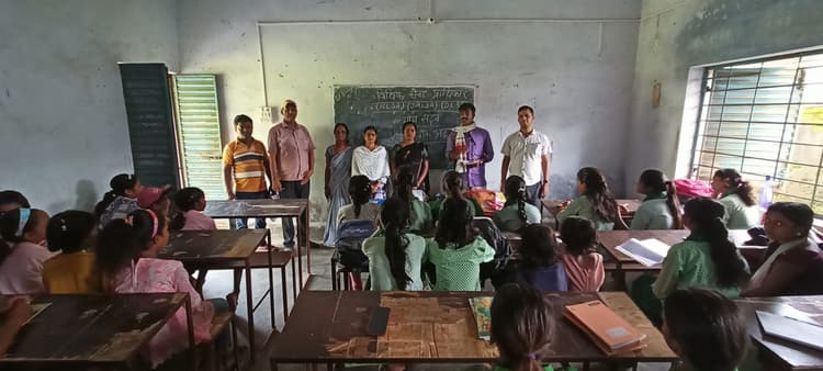 Deoghar news : छात्र-छात्राओं को भारतीय न्याय संहिता व उनके कानूनी अधिकारों की दी जानकारी