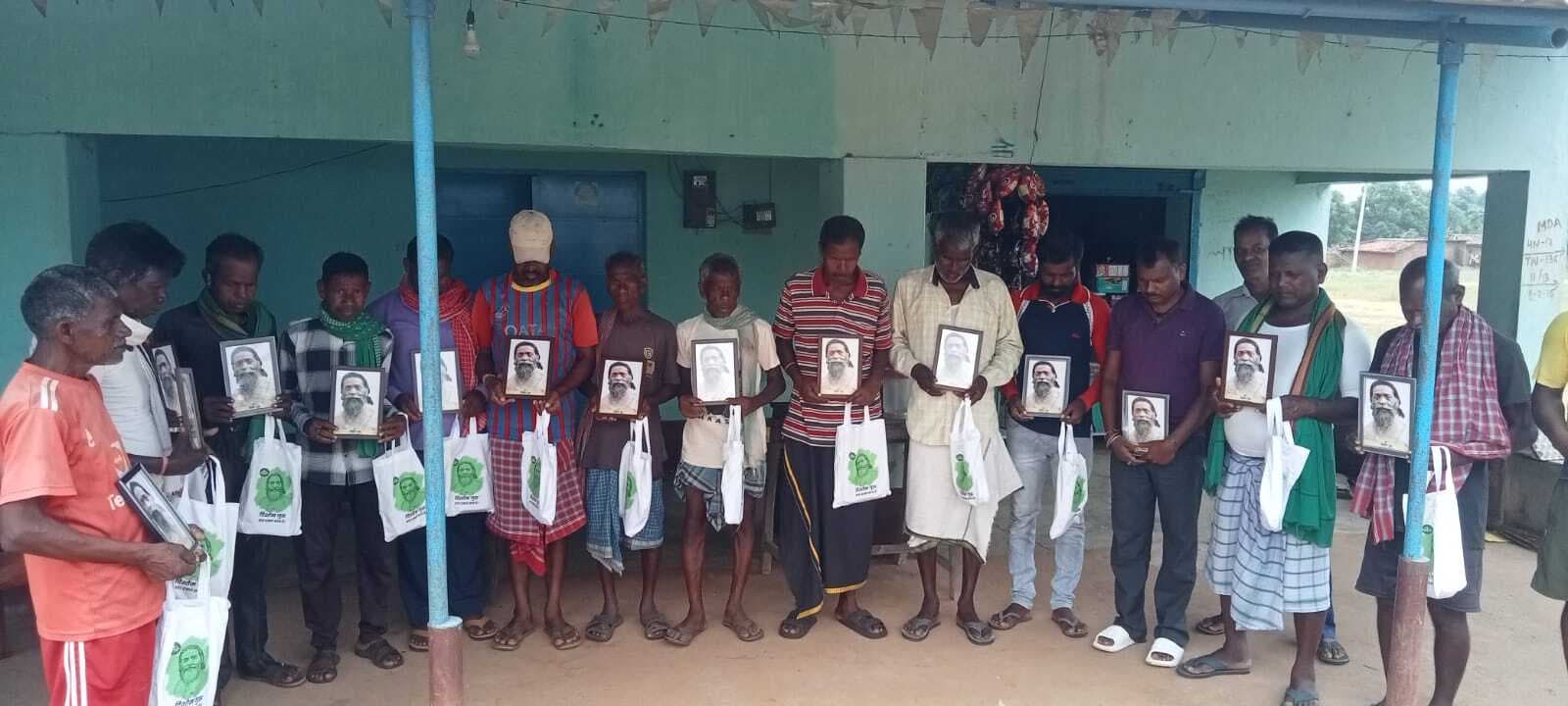 Giridih News :महजोरी में दिशोम गुरु को दी गयी श्रद्धांजलि