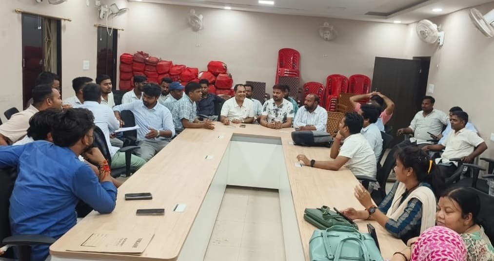 मांगों को लेकर अनिश्चितकालीन हड़ताल पर जायेंगे लिपिक