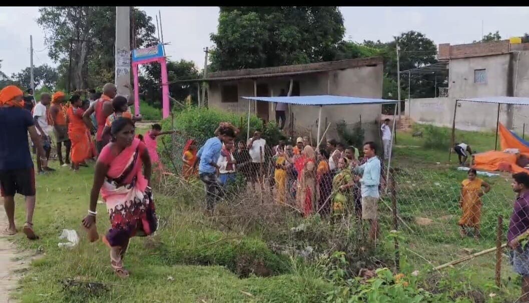 Giridih News :जमीन विवाद में दो पक्षों में मारपीट, एक महिला सहित आधा दर्जन घायल