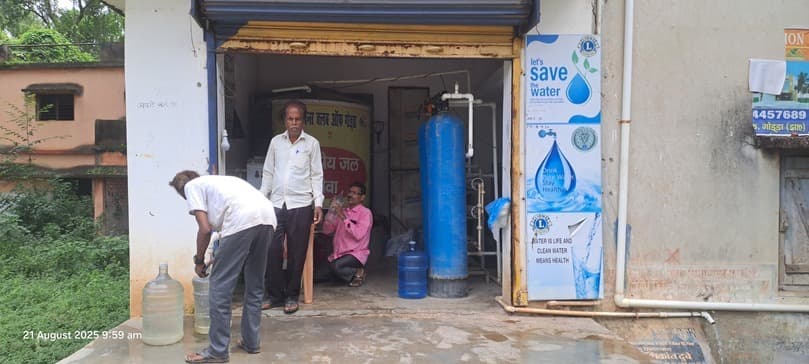 लाखों की वाटर वेंडिंग मशीनें बनी शोपीस
