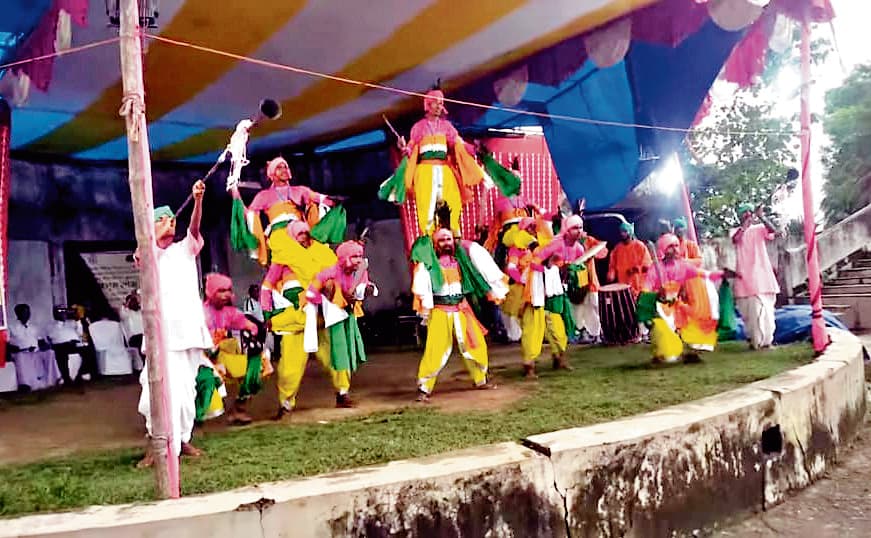 Seraikela Kharsawan News : झारखंडी संस्कृति की विविधता से सजा जामडीह कला भवन