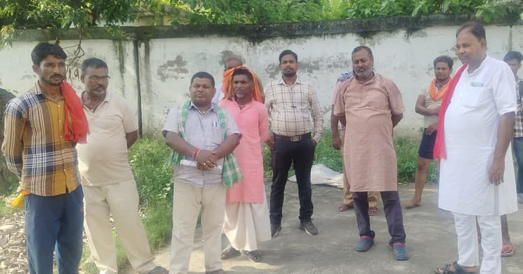 चिकित्सक की लापरवाही की वजह से सर्पदंश महिला की इलाज के दौरान मौत, पति ने किया हंगामा