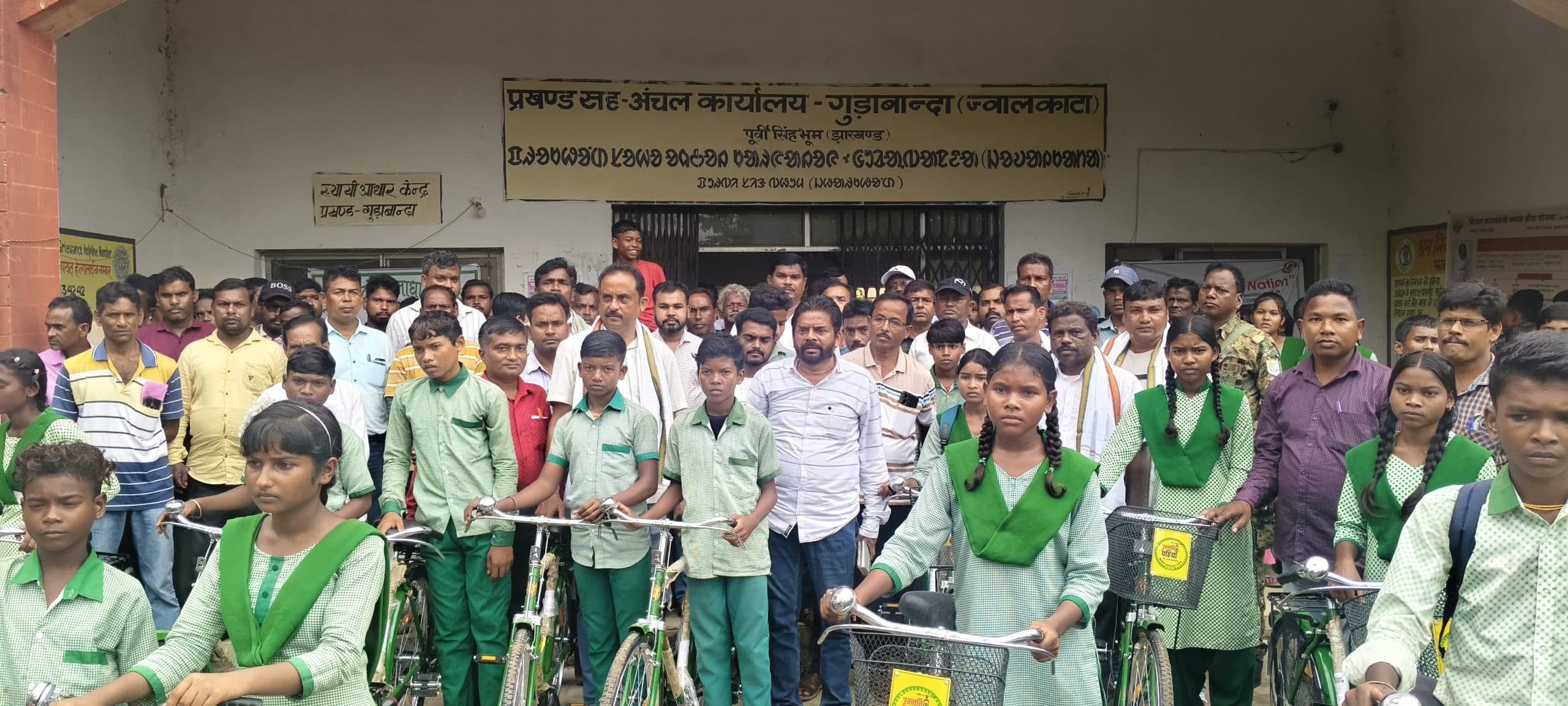 East Singhbhum News : शिक्षा से सभी बाधाओं को पार करना संभव