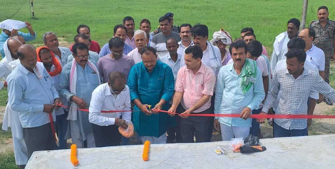 जवाहर नवोदय विद्यालय में खेल मैदान में मंच बनने से छात्रों को मिलेगा लाभ