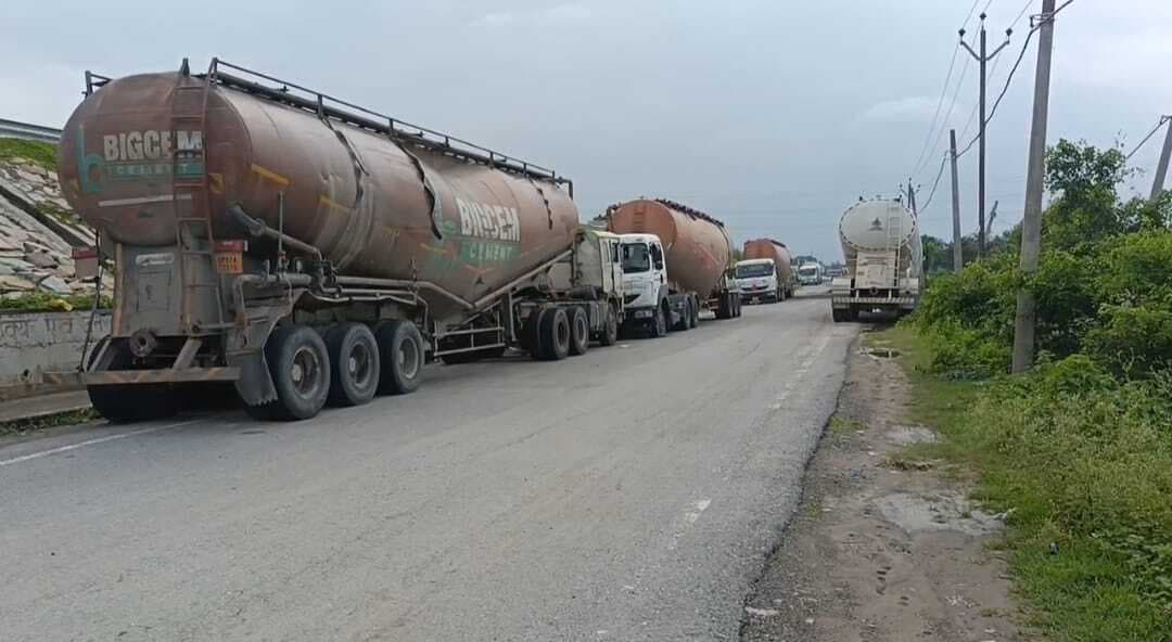 परिवहन विभाग ने पकड़े सात ओवरलोड टैंकर, पांच लाख का जुर्माना