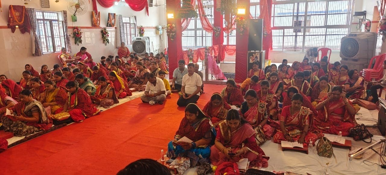 Motihari: सुहागिनों ने मंगलपाठ कर मांगा अखंड सुहाग