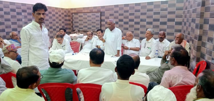 पप्पू यादव समर्थकों ने की बैठक, 26 अगस्त को वोटर अधिकार यात्रा को सफल बनाने का आह्वान