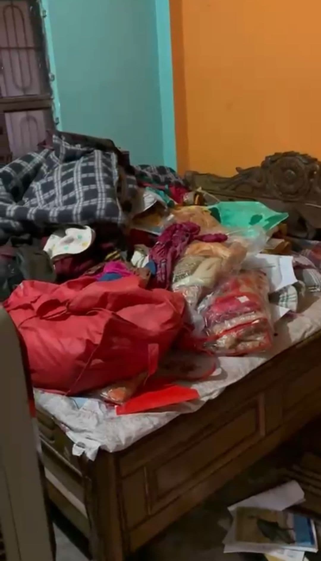 Motihari: घर का ताला तोड़ नगद 20 हजार सहित 10 लाख के आभूषण की चोरी