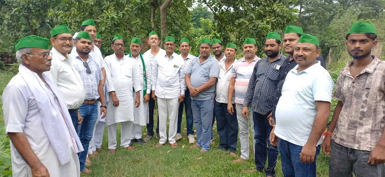 वोट अधिकार यात्रा को सफल बनाने को लेकर कोढ़ा में इंडिया गठबंधन की हुई बैठक