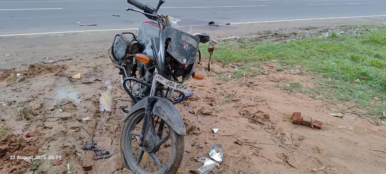 Deoghar News : जसीडीह-चकाई मार्ग पर बाइक दुर्घटना में अधेड़ की मौत, सास-बहू घायल