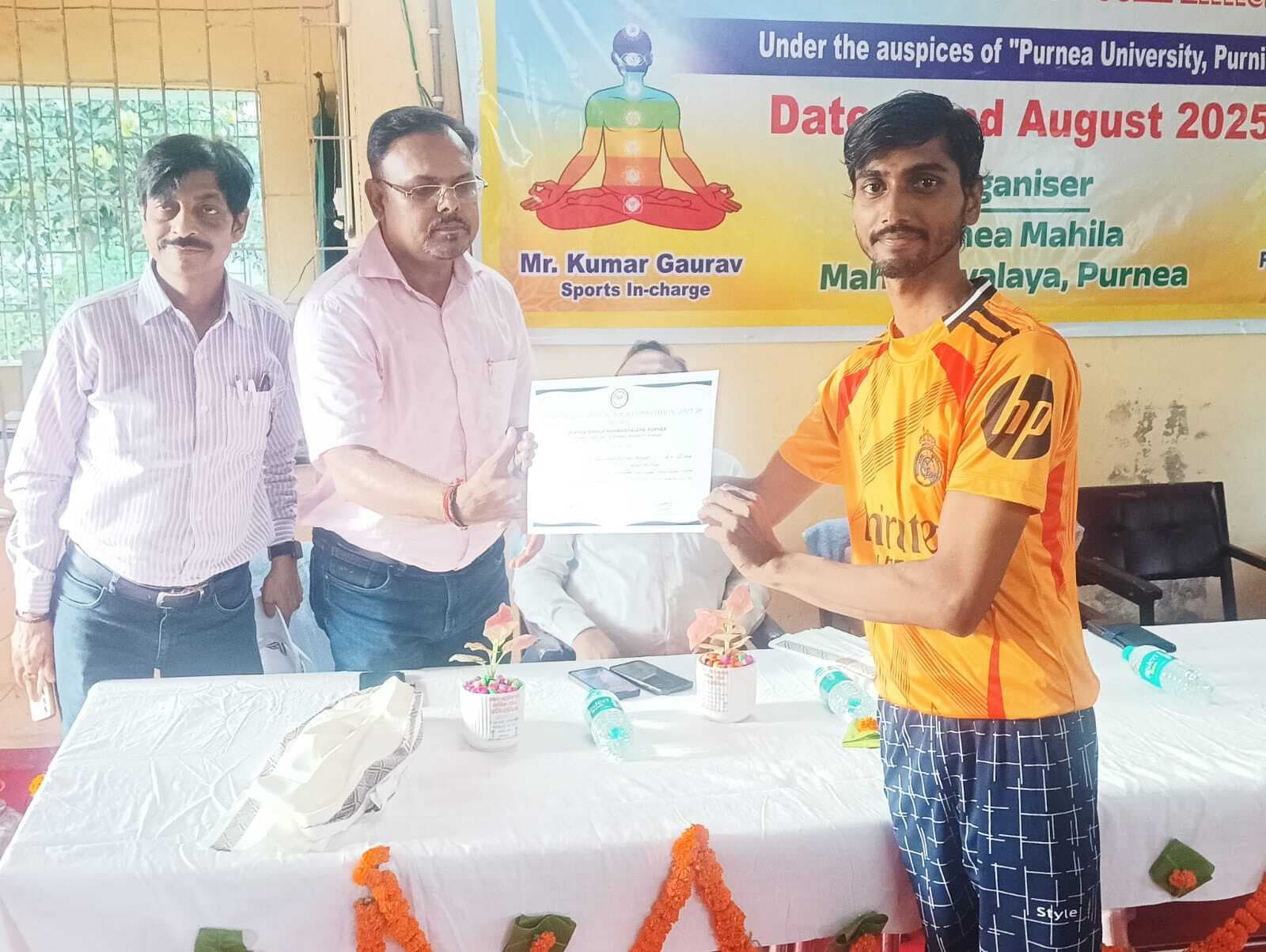 इंटर कॉलेज योग प्रतियोगिता में डीएस कॉलेज पुरुष एकल वर्ग विजेता