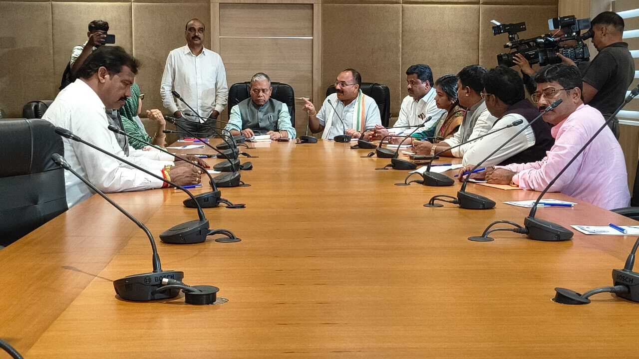 Political news : एसआइआर के विरोध में 26 को सदन के अंदर व बाहर प्रदर्शन करेगा विपक्ष