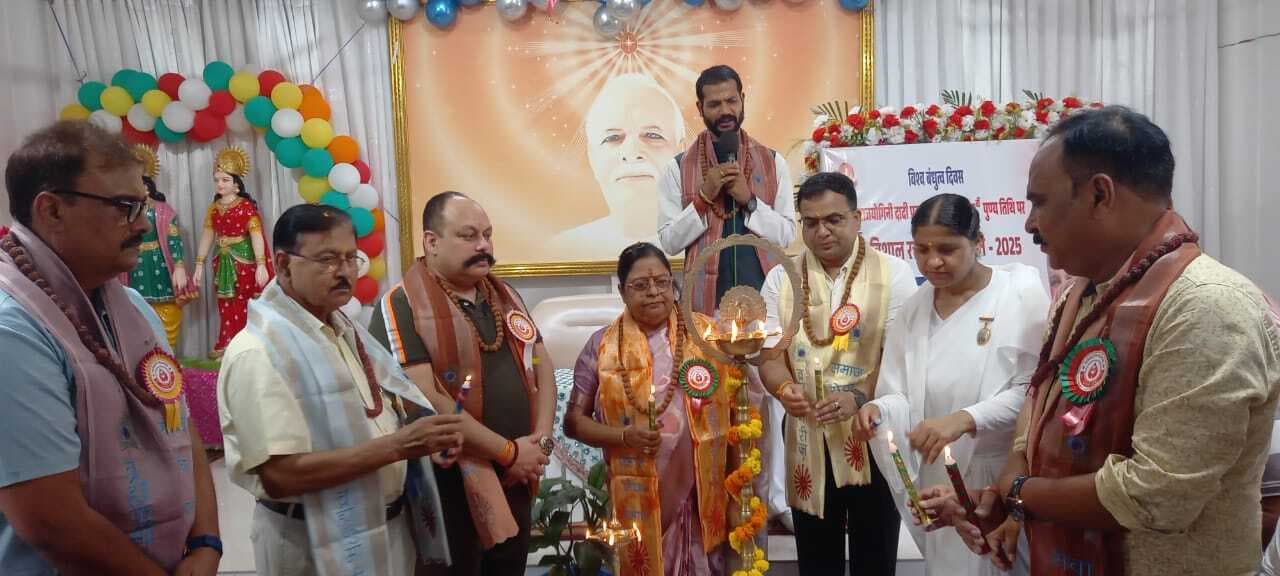 ओम शांति केंद्र में महारक्तदान शिविर का उद्घाटन