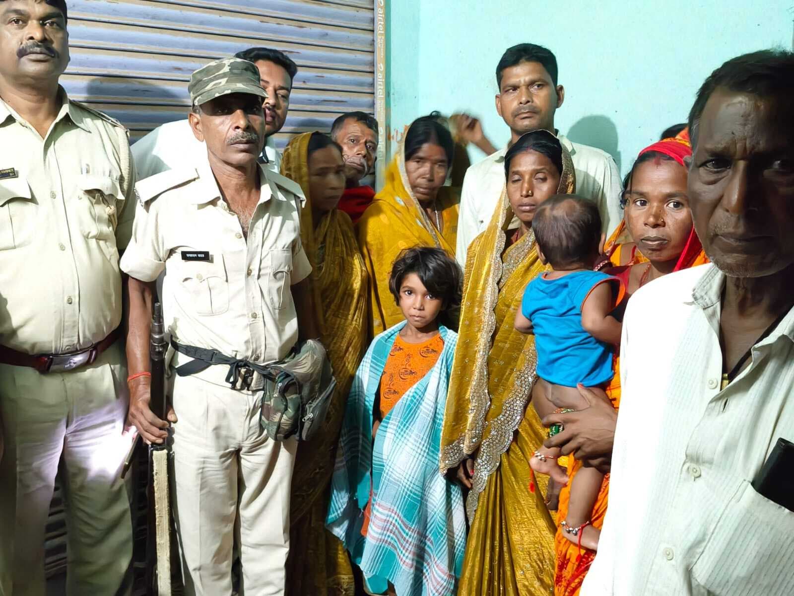 Deoghar News : त्रिकुट पहाड़ पर रास्ता भटकीं दादी-पोती, डरी-सहमी गुफा में बितायी रात