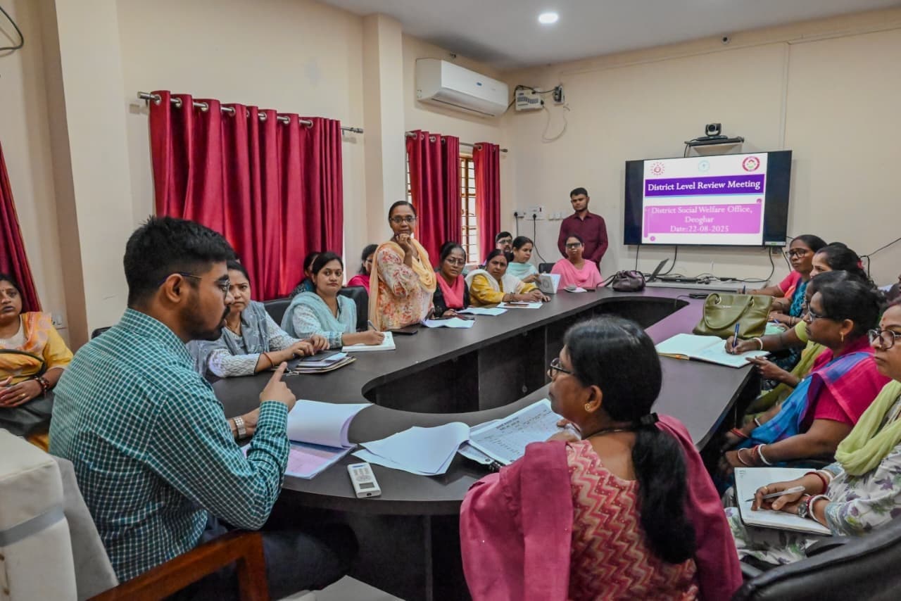 Deoghar News : प्रतिदिन खुले आंगनबाड़ी केंद्र, बेहतर नहीं करने वालों का कटेगा वेतन : डीसी