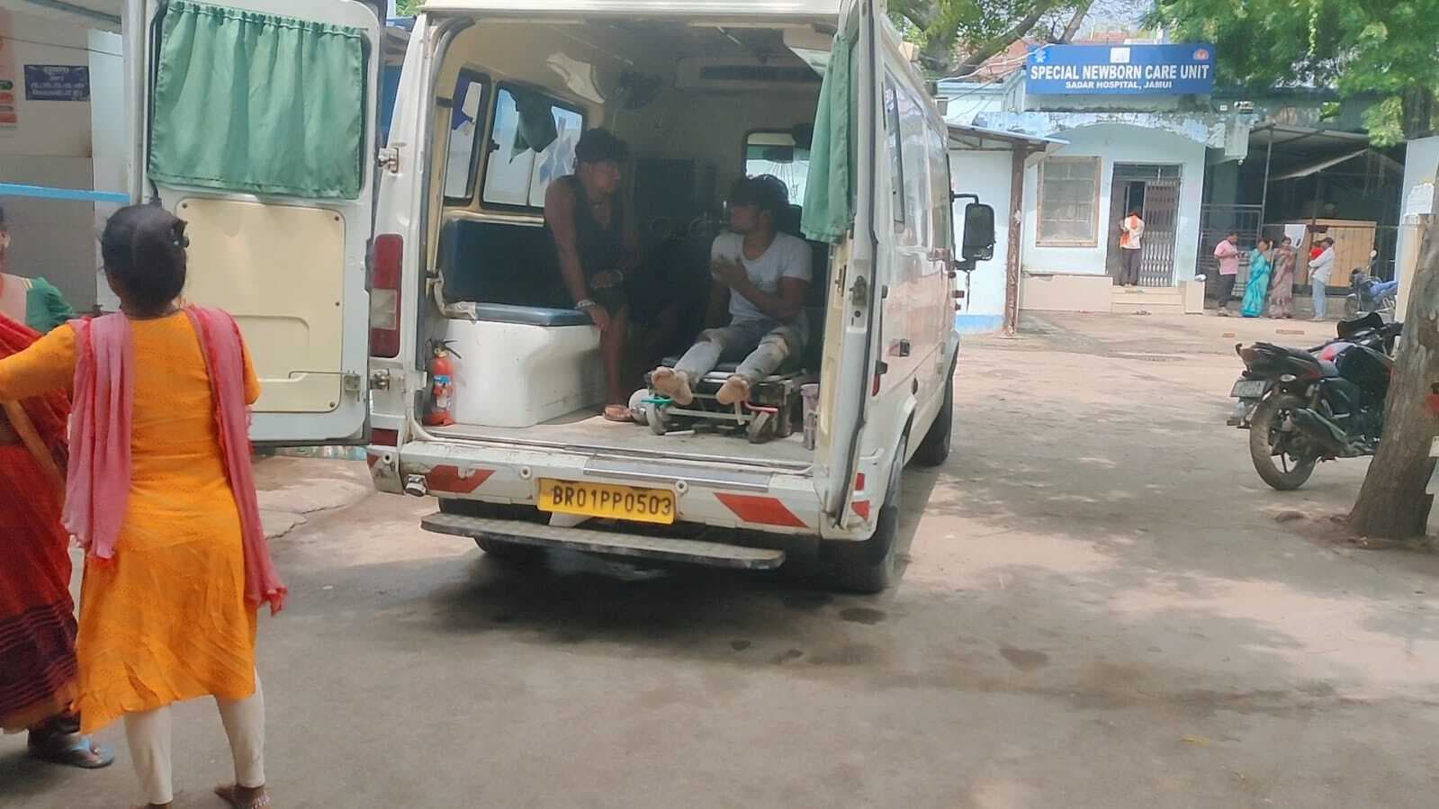 अज्ञात वाहन की ठोकर से छात्र घायल, पटना रेफर