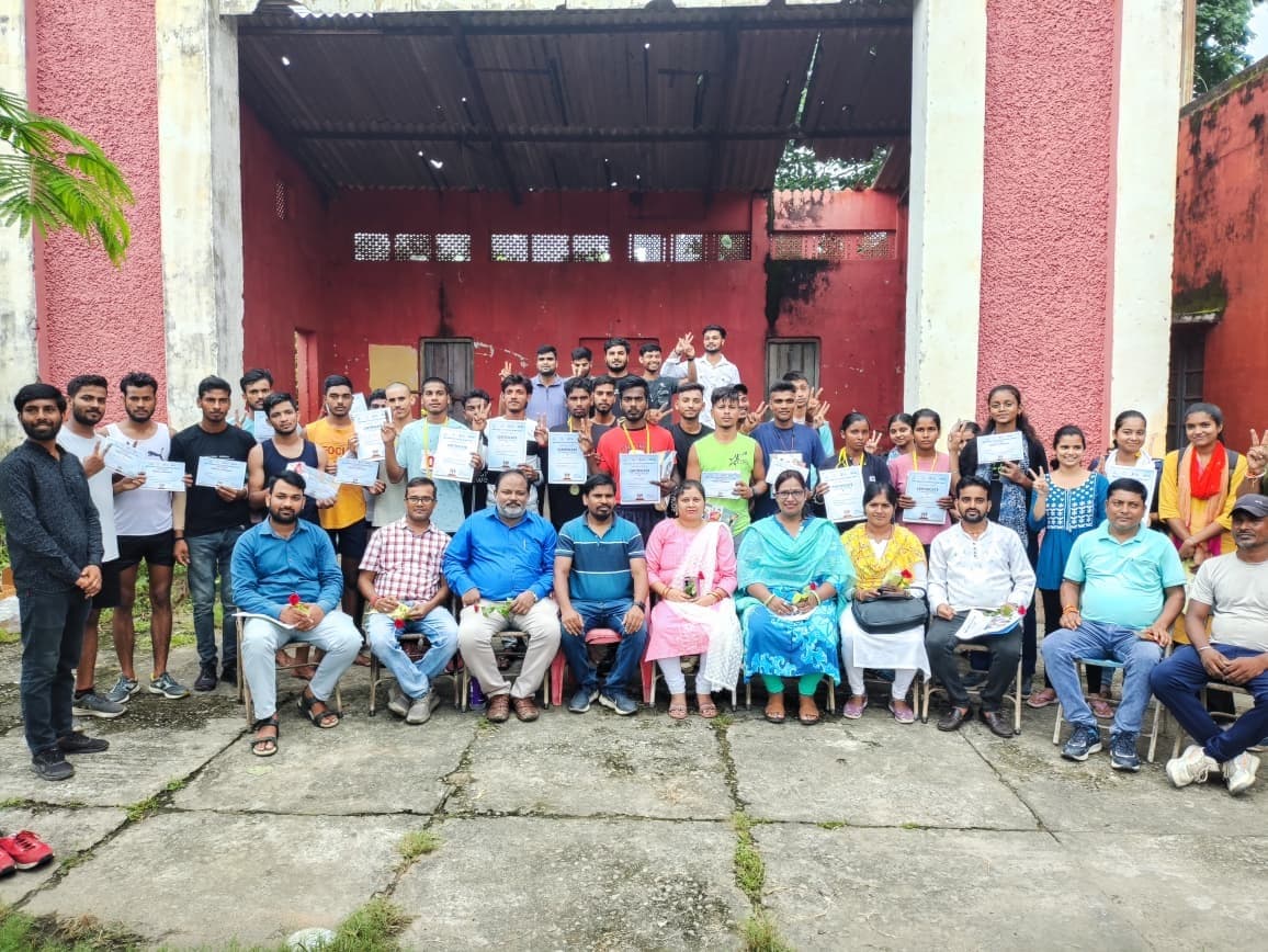 मैराथन प्रतियोगिता के सफल प्रतिभागियों को मिला प्रमाण पत्र