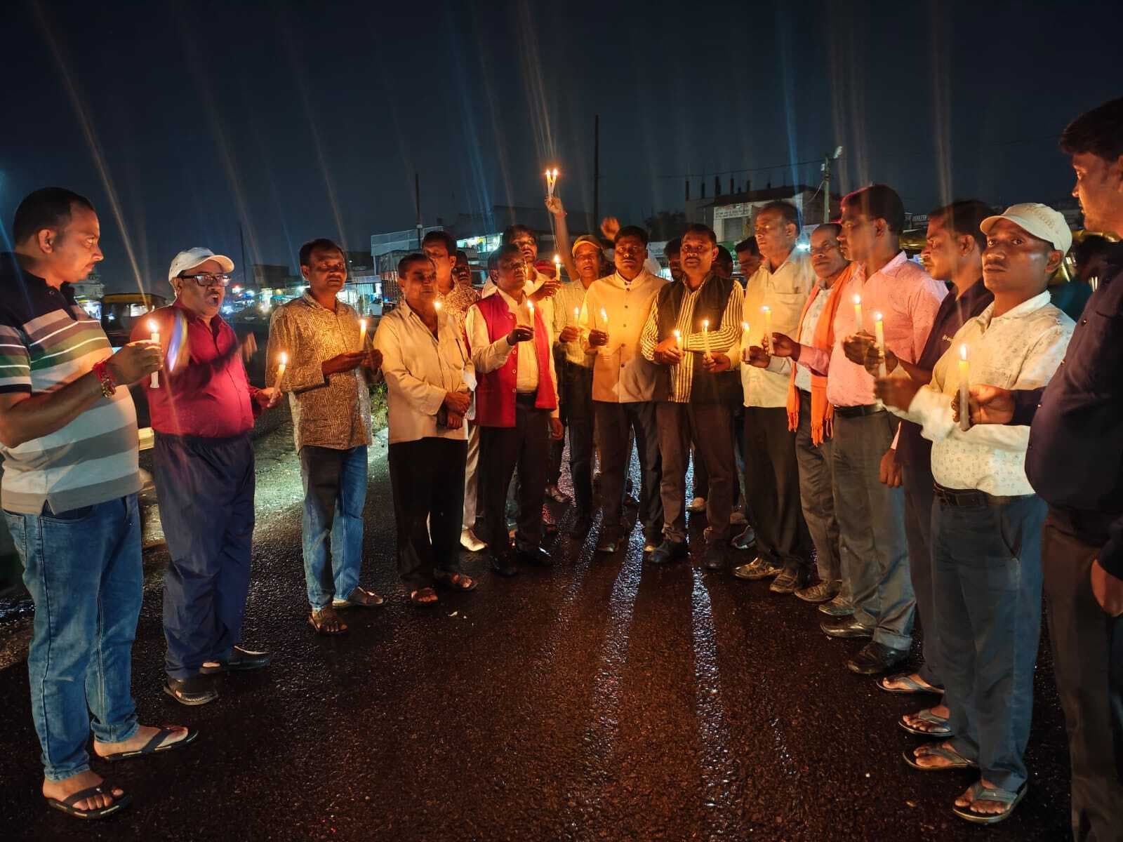 सूर्या हांसदा के एनकाउंटर के विरोध में कैंडल मार्च