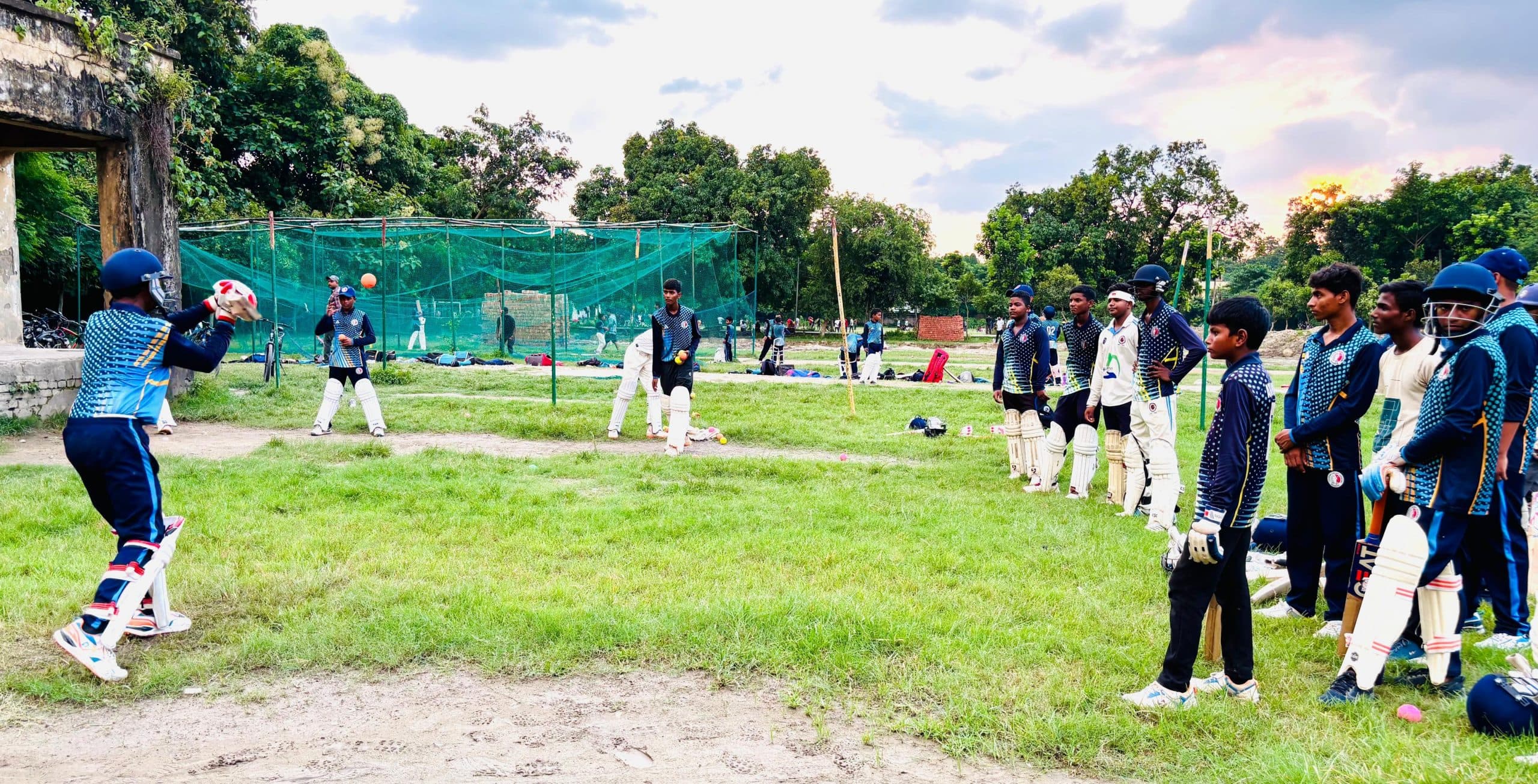 जिला क्रिकेट लीग को ले खिलाड़ी हो रहे हैं प्रशिक्षित