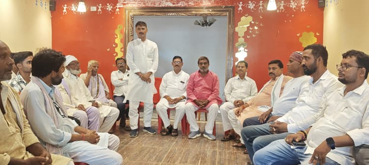 Madhubani News : वोटर अधिकार यात्रा के लिए इंडिया गठबंधन की हुई बैठक