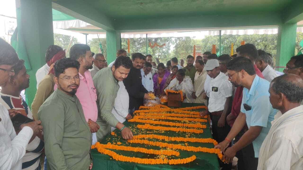 Giridih News :किशुन मरांडी का 31वां शहादत दिवस मना